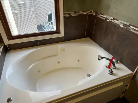 1055 Huron Dr, Elgin, IL 60120 photo 20