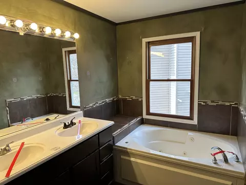 1055 Huron Dr, Elgin, IL 60120 photo 19