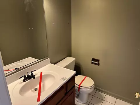 1055 Huron Dr, Elgin, IL 60120 photo 8