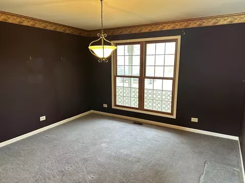 1055 Huron Dr, Elgin, IL 60120 photo 13