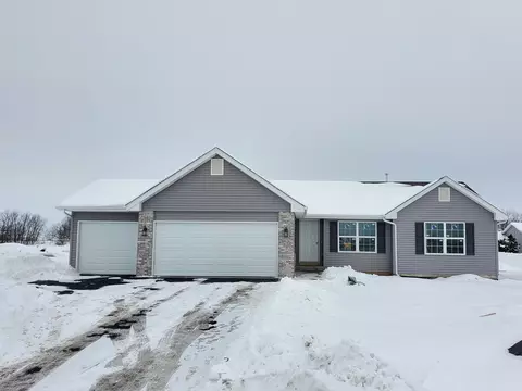 207 Autumnwood Ln, Davis Junction, IL 61020