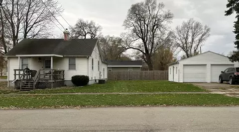 297 S Chicago St, Saint Anne, IL 60964