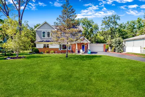 490 S Lyman Ave, Des Plaines, IL 60016