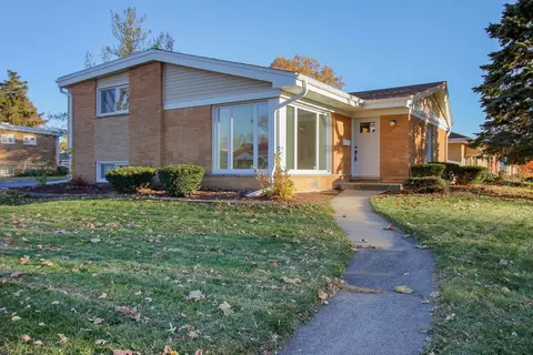 2401 E Martindale Dr, Westchester, IL 60154