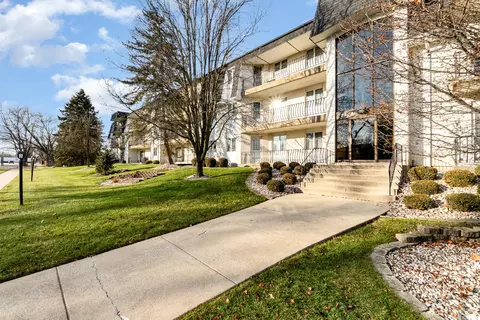 2440 186th St #H1, Lansing, IL 60438