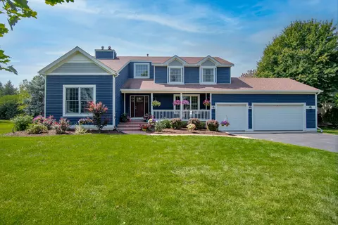 1004 Wintu Ct, Woodstock, IL 60098