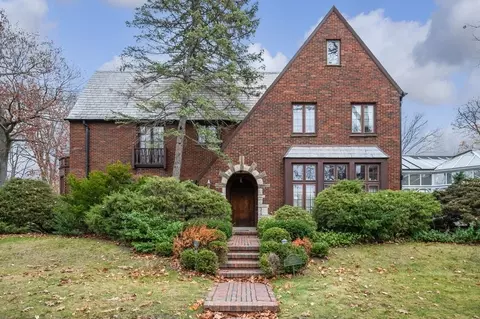 1141 Chestnut Ave, Wilmette, IL 60091