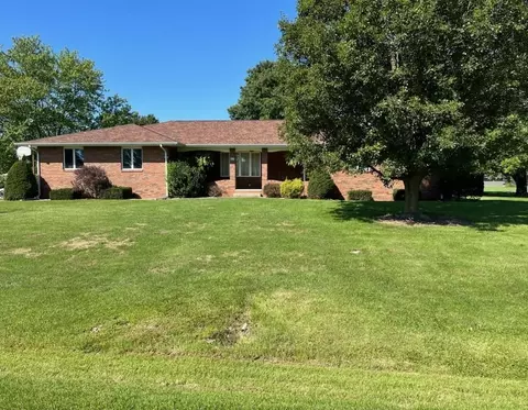 307 S Washington St, Teutopolis, IL 62467