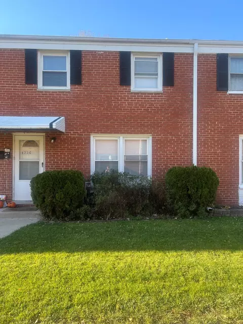 823 Mchenry Rd #C, Wheeling, IL 60090