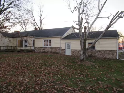 5 Main St, Henning, IL 61848