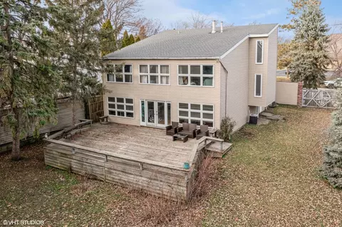 2343 Old Glenview Rd, Wilmette, IL 60091