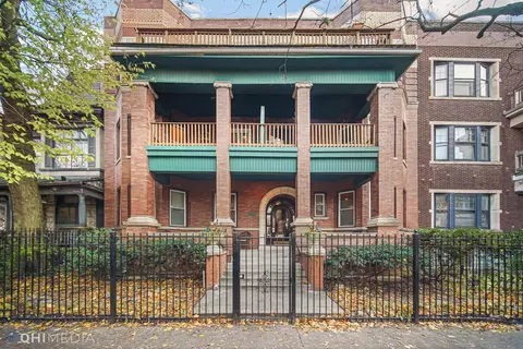 837 W Lakeside Pl #2E, Chicago, IL 60640