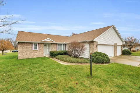 210 Wilsey Ln, Sidney, IL 61877