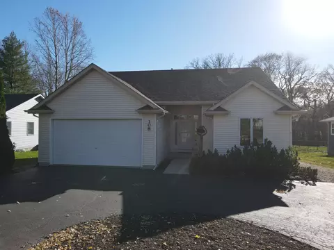 108 Tammy Ln, Lake Holiday, IL 60552