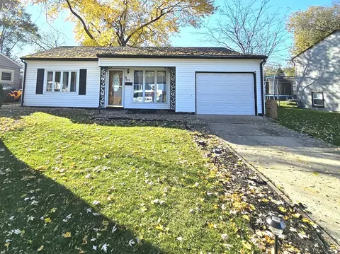 226 Nippert Ave, Romeoville, IL 60446