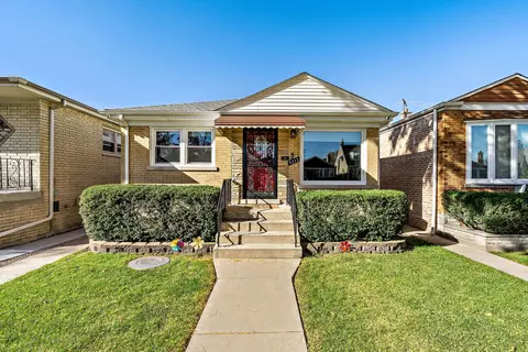 5222 N Meade Ave, Chicago, IL 60630
