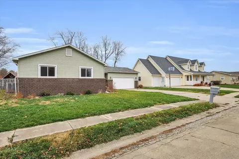 105 Wayne Dr, Catlin, IL 61817