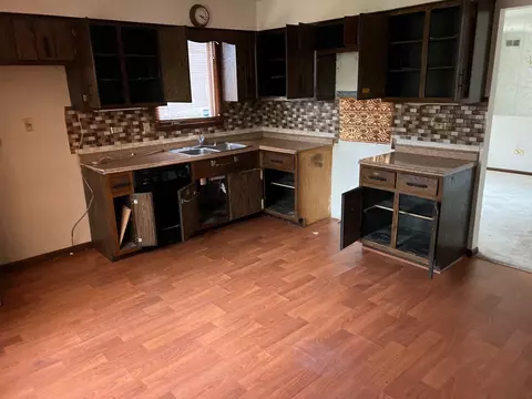 Living - 828 Maple Rd, Flossmoor, IL 60422 photo 1 of 1