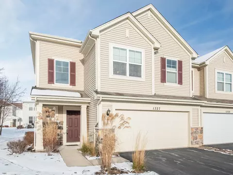 1327 Newport Cir, Pingree Grove, IL 60140