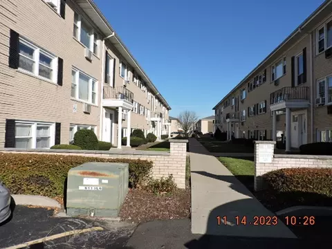 4937 N East River Rd #2B, Norridge, IL 60706