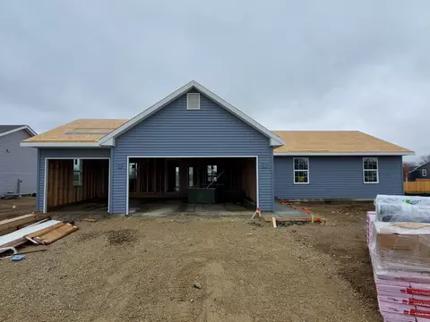 205 Autumnwood Ln, Davis Junction, IL 61020