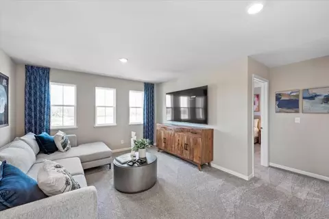Living - 115 Ellis Rd, Algonquin, IL 60102 photo 3 of 5