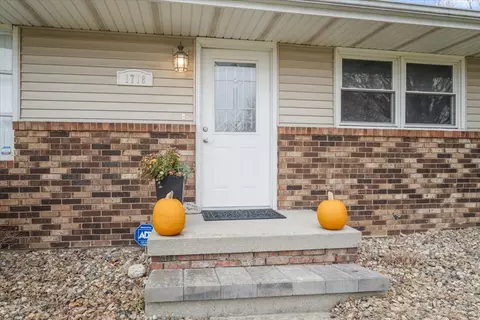 1718 Tompkins Dr, Normal, IL 61761 photo 8