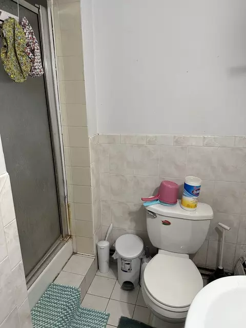 8820 Robin Dr, Des Plaines, IL 60016 photo 9
