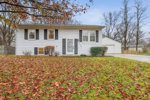 2709 Willowpark Dr, Champaign, IL 61821