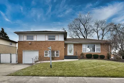 580 Rose Dr, Melrose Park, IL 60160