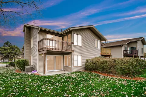 12 Marywood Ln # C, Bolingbrook, IL 60440