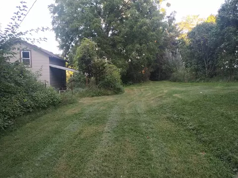 Exterior - 306 Spring Ave, Mount Carroll, IL 61053 photo 7 of 9