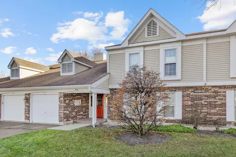 866 Chasefield Ln #1, Crystal Lake, IL 60014