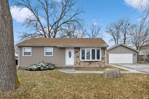 8031 S 84th Ave, Justice, IL 60458