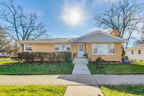 4033 Lyons St, Skokie, IL 60076