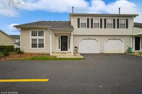 223 Butternut Ln, Streamwood, IL 60107