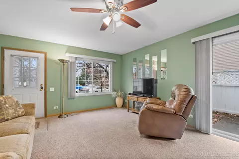 389 Gregory St, Aurora, IL 60504 photo 7