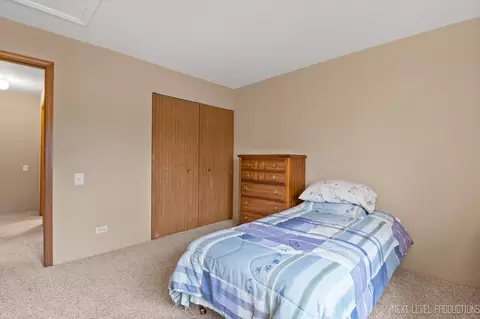 389 Gregory St, Aurora, IL 60504 photo 19
