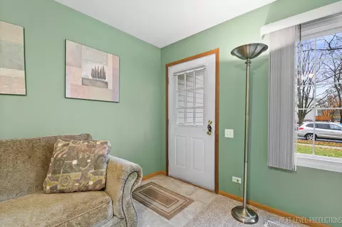 389 Gregory St, Aurora, IL 60504 photo 6