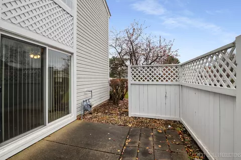 389 Gregory St, Aurora, IL 60504 photo 5