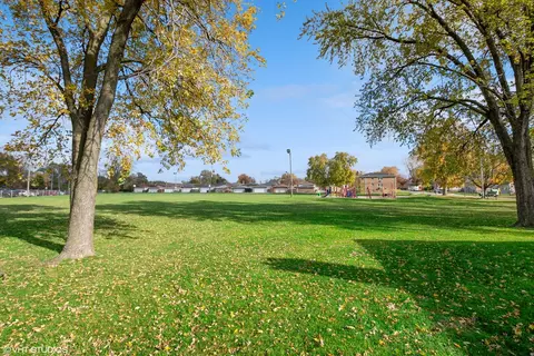 7540 W Hanover St, Summit, IL 60501 photo 4