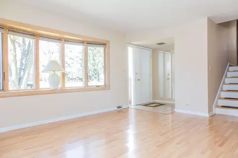 473 Tennyson Rd, Bartlett, IL 60103 photo 4