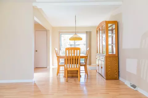 473 Tennyson Rd, Bartlett, IL 60103 photo 3