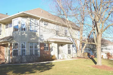 540 Portsmith Ct #A, Crystal Lake, IL 60014