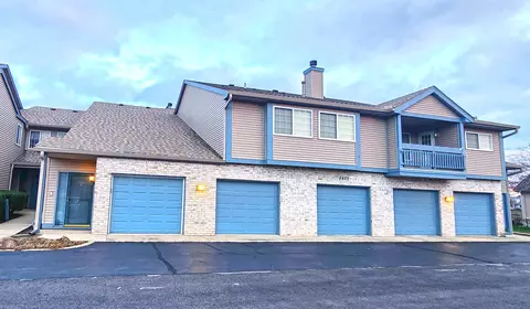 2402 Windward Blvd #208, Champaign, IL 61821