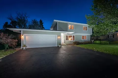 1010 Hayden Dr, Mchenry, IL 60051 photo 3