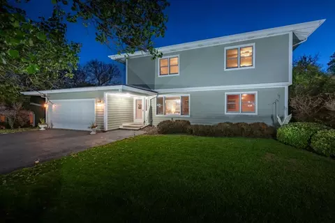 1010 Hayden Dr, Mchenry, IL 60051