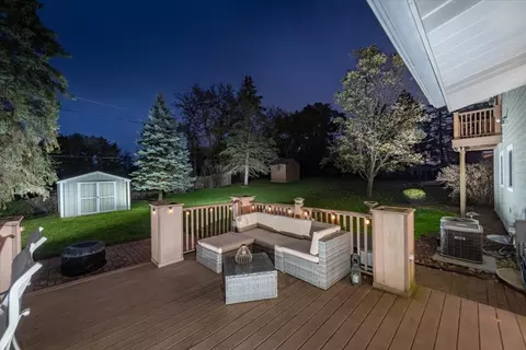 1010 Hayden Dr, Mchenry, IL 60051 photo 7