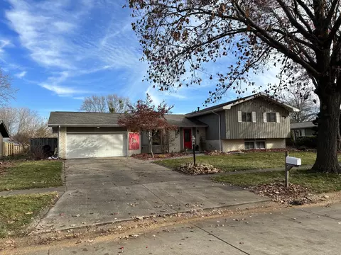 2206 Noel Dr, Champaign, IL 61821