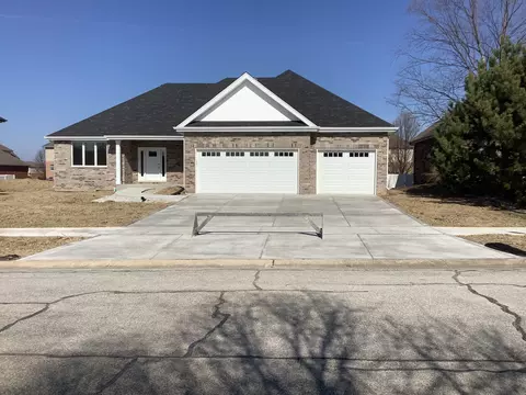 227 Trillium Dr, Dyer, IN 46311